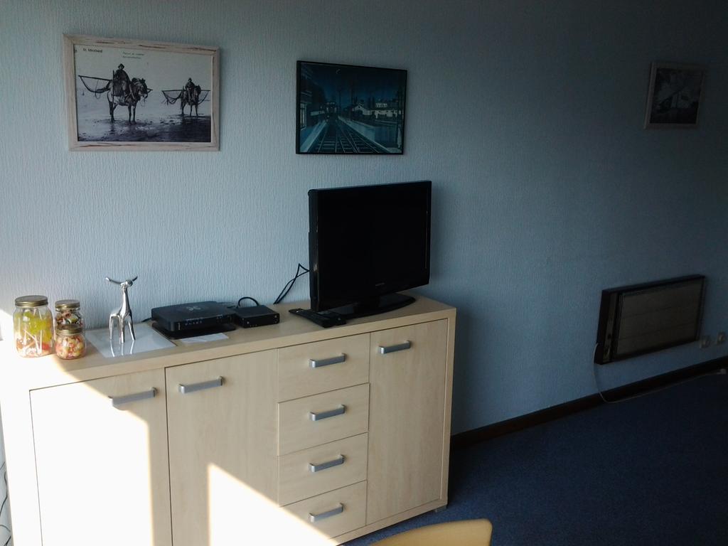 Zonnig Appartement Met Zeezicht ก๊กไซเดอ ภายนอก รูปภาพ